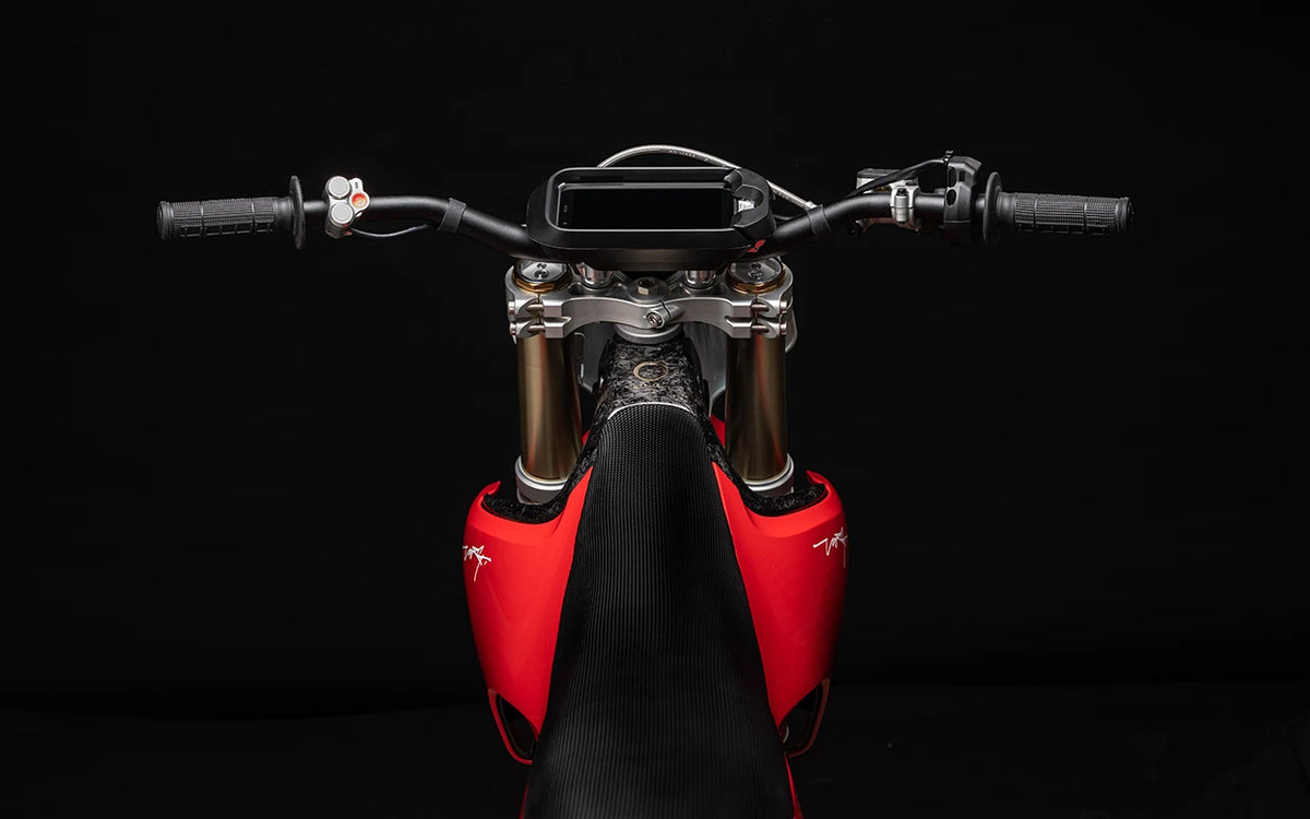 Stark VARG MX 1.2 handlebar controls
